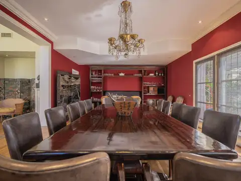 Casa en Venta con 6 cocheras