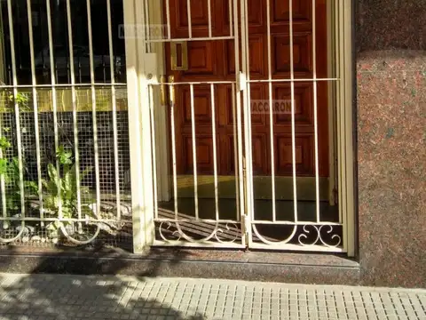 BARADERO 100, Piso 8º