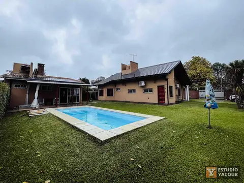 Casa en venta - 3 Dormitorios 2 Baños - Cochera - 792Mts2 - Villa Elisa, La Plata