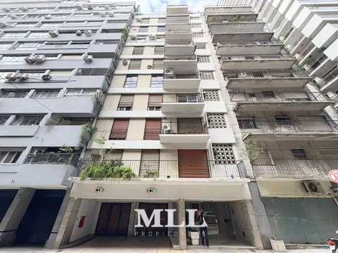 Montevideo 1961 y Av. Libertador. 2 Ambientes en muy buen estado!