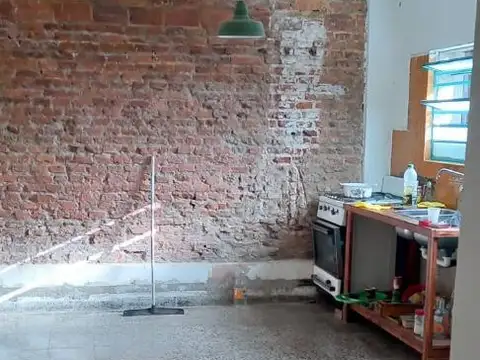 Departamento pasillo, Machain 2300. 2 dormitorios.