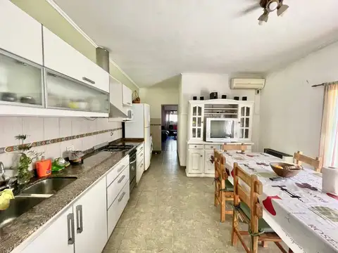 PH A LA VENTA EN EXCELENTE UBICACION EN JOSE MARMOL CALLE JACINTO CALVO AL 700