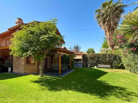 Casa 6 ambientes con 3 baños