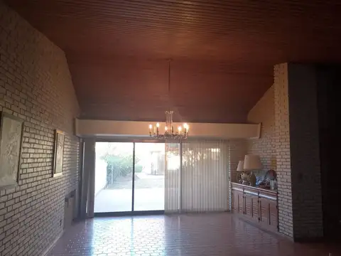 Casa 5 ambientes con 3 baños