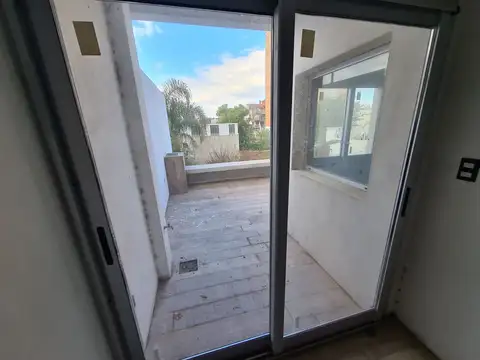 Vendo depto 1 dormitorio frente a la plaza V. Constitucion