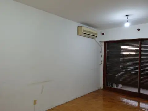 DEPARTAMENTO TRES AMBIENTES EN VENTA  CASEROS