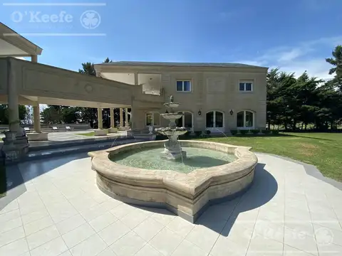 Casa en Venta con 2 cocheras