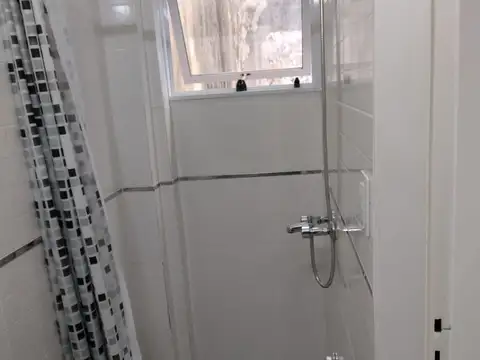 2 Ambientes A Cuatro Cuadras De Facultad De Medicina.