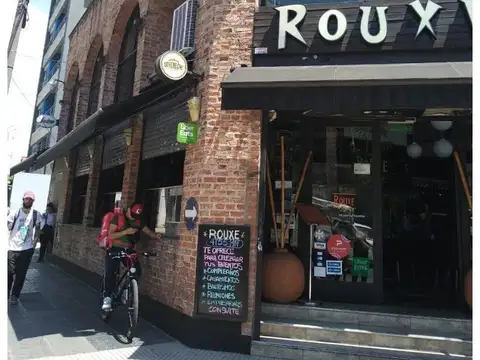 SAN MARTIN CENTRO LOCAL EN ESQUINA PB Y 1° P. GRAN CAPACIDAD