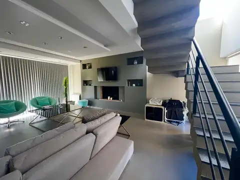 Casa 5 ambientes con 3 baños