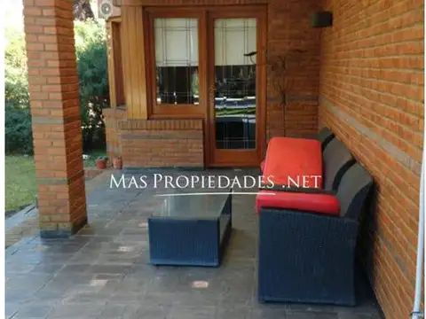 Casa en Venta con 2 cocheras