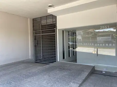 Av Centenario, Beccar 2500