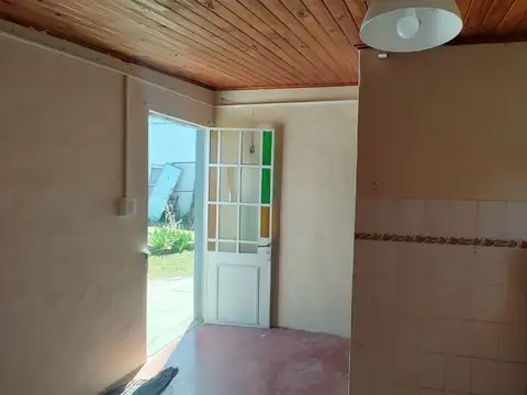Casa 3 ambientes con 1 baño