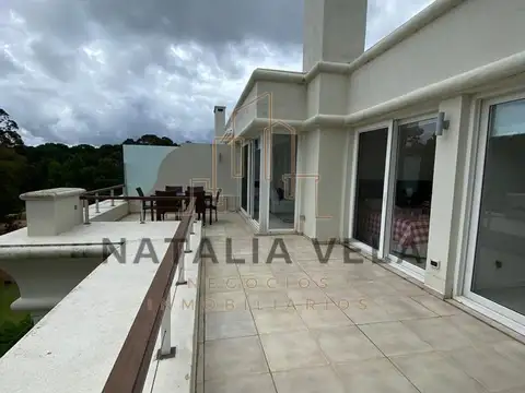 VENTA Dpto 3 amb en Solanas Punta del Este c/ terraza propia, parrilla, amoblado y equipado