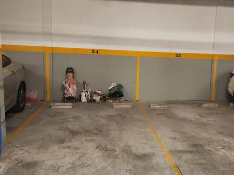 Cochera en Venta - Fija y Cubierta - Villa Crespo