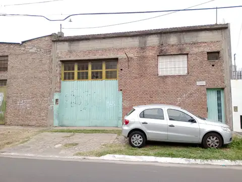 Excelente Galpon de 270 Mtrs.2