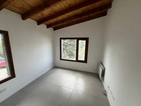 Depto Tipo Casa en Alquiler con 1 cocheras