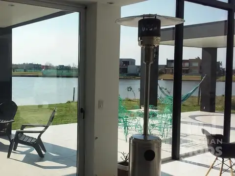 Casa en venta en El Cantón barrio Islas - Cristian Mooswalder Negocios Inmobiliarios.