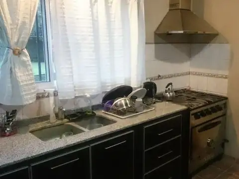 APTA A CRÉDITO  Muy buena casa en Barrio Las Nazarenas / Los Mirasoles