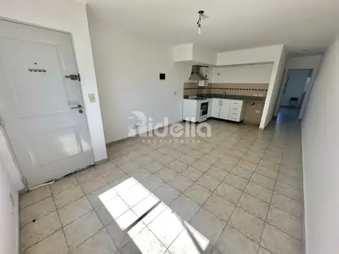 C. 62 entre 27 y 28 1600