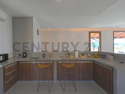 CASA 5 AMBIENTES AREA 6 SAN SEBASTIAN CON PILETA