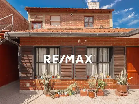 Zona Sur. B° San Carlos. Mza 39. Casa 100