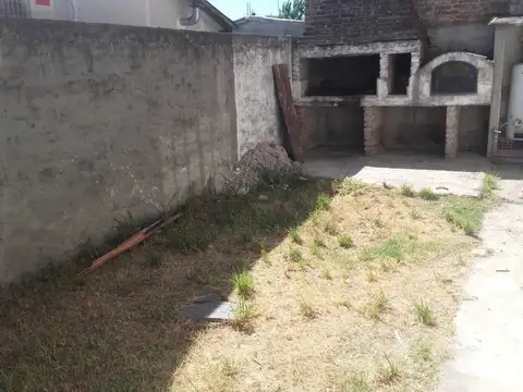 Depto Tipo Casa 4 ambientes con 2 baños