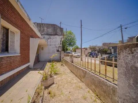 Casa terreno en Ciudadela. AU Oeste y Gral Paz