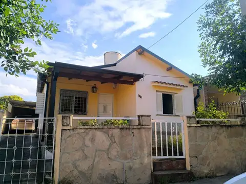 VENTA CASA + DEPARTAMENTO EN COSQUIN