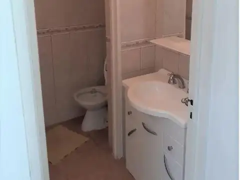 Oficina 32 m2 con baño interno - Florida 600
