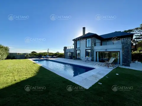 Casa en Venta en Punta Ballena, USD 550.000