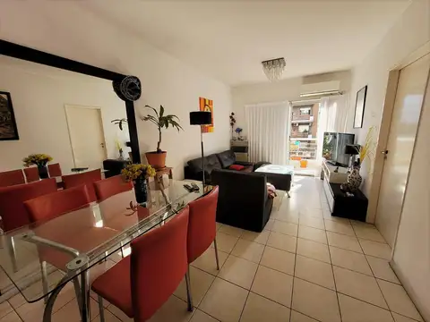 Venta de departamento 2 ambientes en el barrio de Flores. Edificio con pileta!