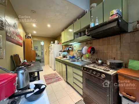 PH en PB al Fondo, 3 Amb. con 2 Patios a 1/2 Cuadra de Maipú