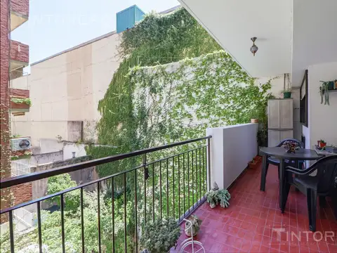 Departamento en venta de 3 ambientes con balcón y baulera en Recoleta.