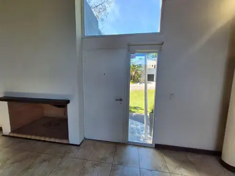 Casa en Venta con 5 cocheras