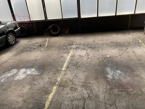 Cochera - Cubierta y Fija - Gallo 1500 - Barrio Norte