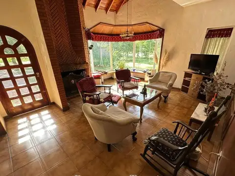 Casa en Alquiler Temporal con 2 cocheras