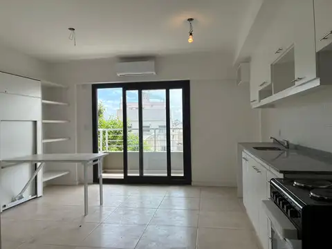 Alquiler Monoambiente Amplio con Balcon en Mataderos