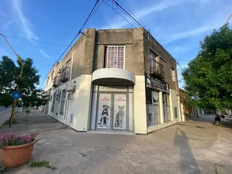VENTA 3 DEPARTAMENTOS CON GALPON Y SALON COMERCIAL