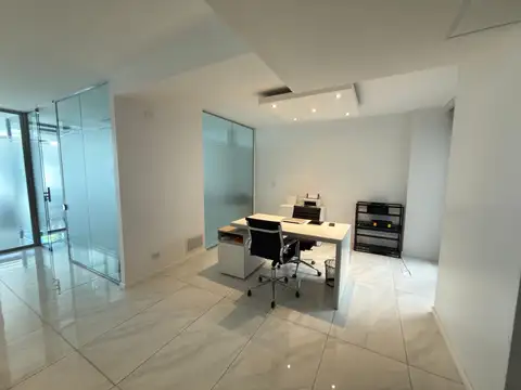 Oficina en Alquiler con 1 cochera