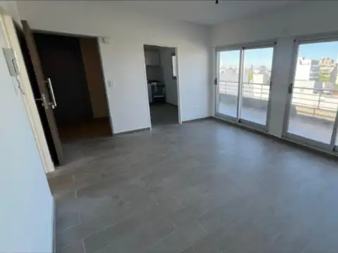 Oport.  Depto. 2 amb. con balcón y terraza