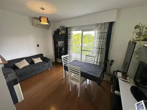 Venta de Departamento semipiso, 2 dormitorios con balcon