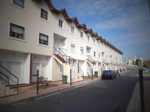 Depto Tipo Casa en Venta de 4 ambientes
