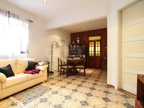 Piedrabuena al 1400 entre Luis Maria Drago y Los Platanos