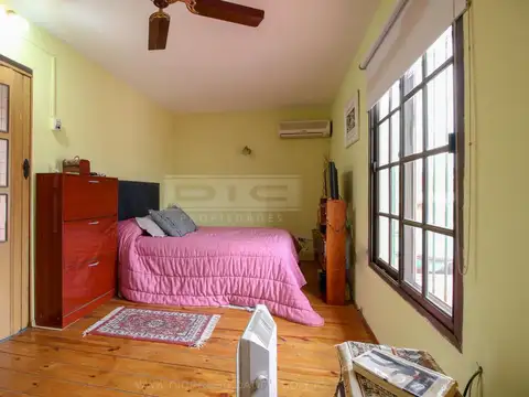 Depto Tipo Casa en Venta 64 años