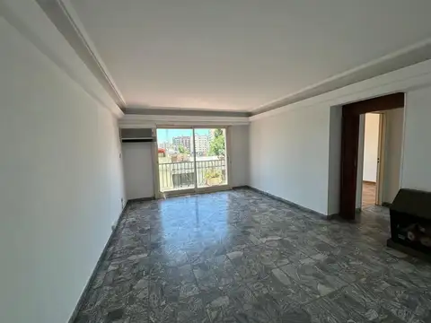 Venta Departamento en Avellaneda 3 ambientes más dependencia