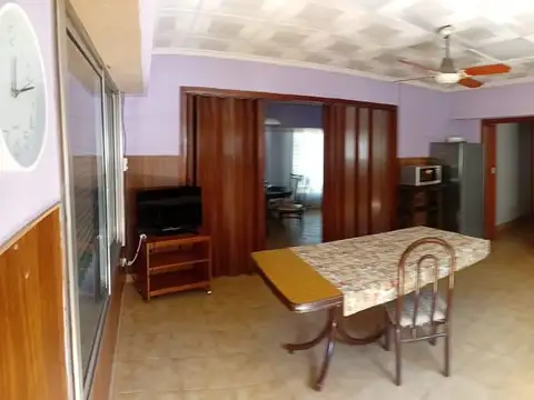 Casa 6 ambientes con 2 baños