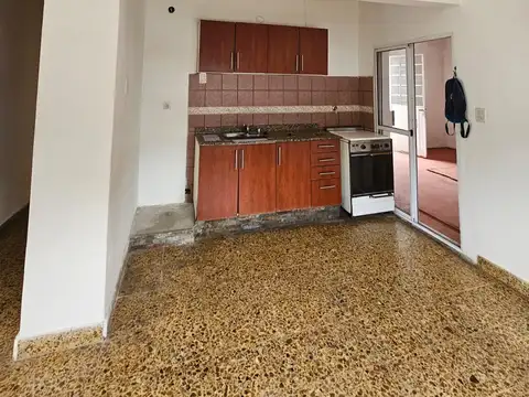 Casa en Alquiler con 2 cocheras