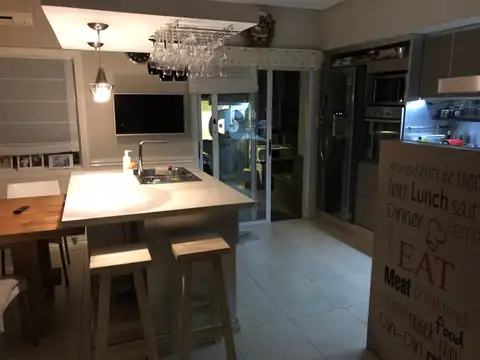 Casa en Venta en Castelar, USD 280.000