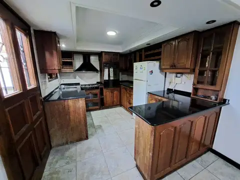 Casa 4 ambientes con 4 baños
